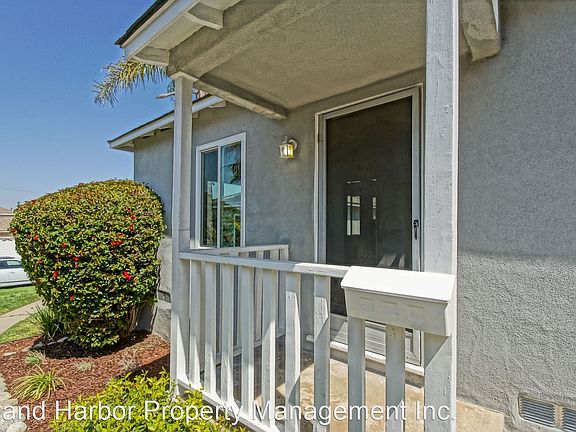 2nd image of 1406-1408 18th St #1406