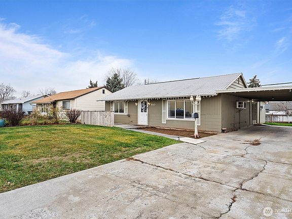 2nd image of 640 S Clover Drive