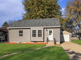 119 E St, Marshall, MN 56258