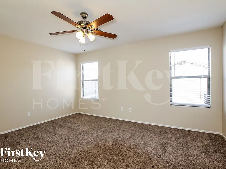 15552 W Port Au Prince Ln — Photo 9