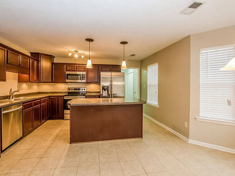 11625 Leewood Dr — Photo 6