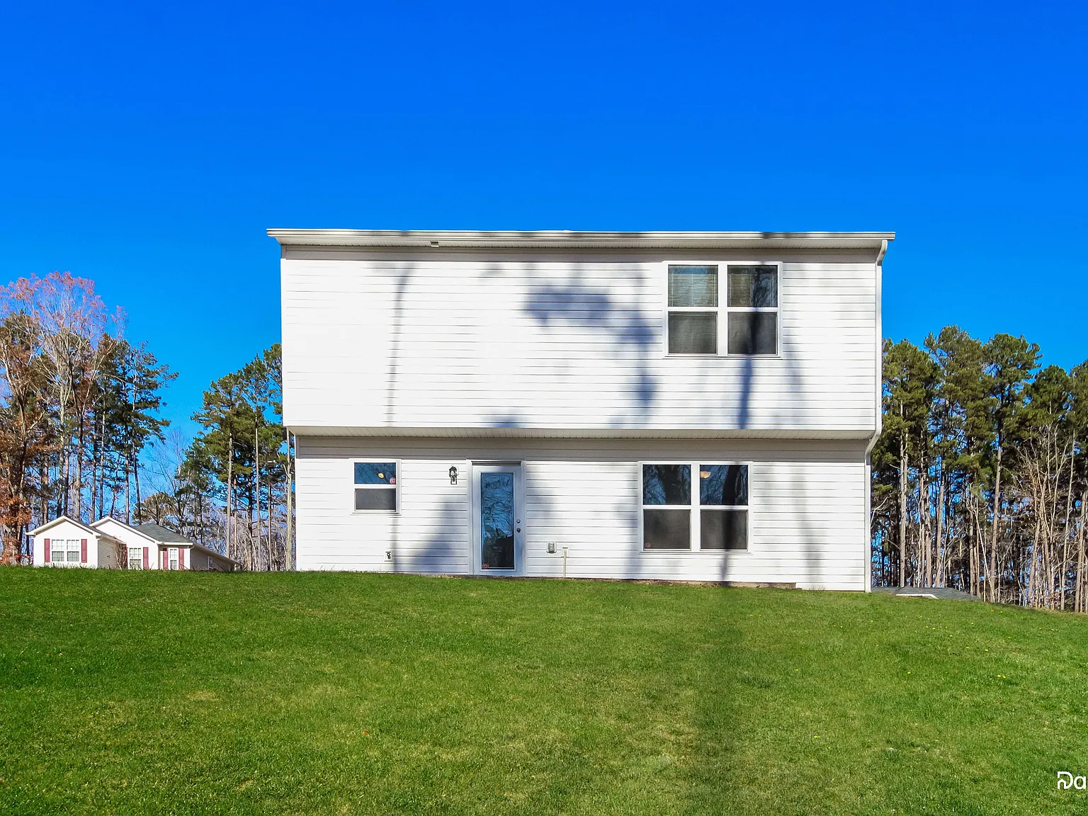 3 bed, 2.5 bath, 1709 sqft, $1,855 — Photo 2