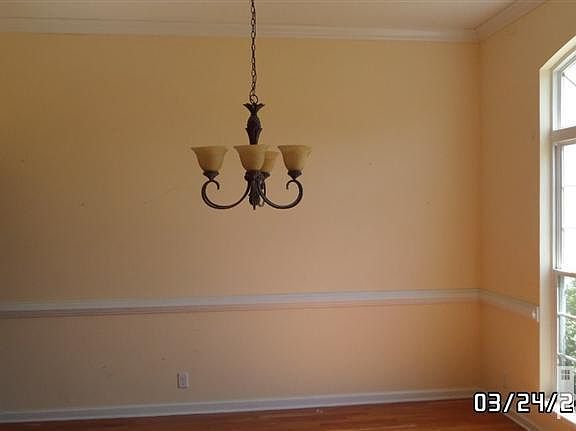 4th image of 332 Foxwood Ln