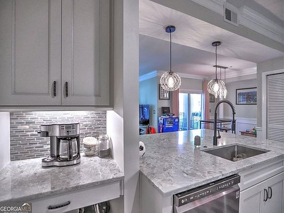 4th image of 955 Juniper St NE Unit 1116