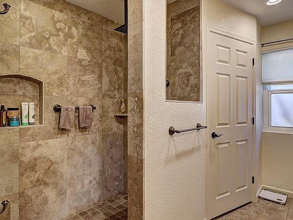 3rd image of 1114 Leisure World