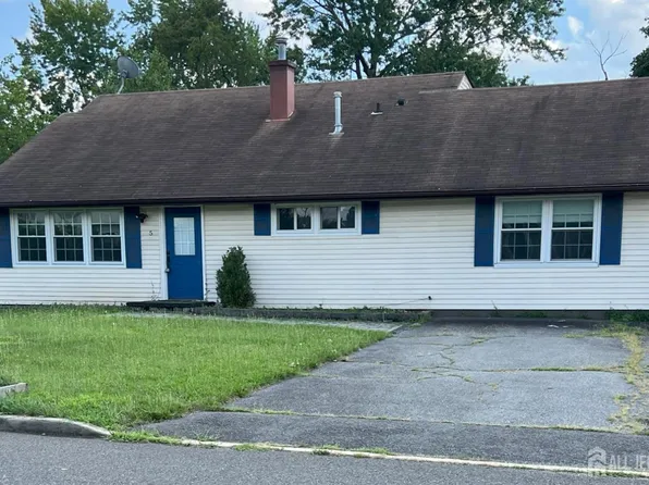5 Kate Ter, Piscataway, NJ 08854
