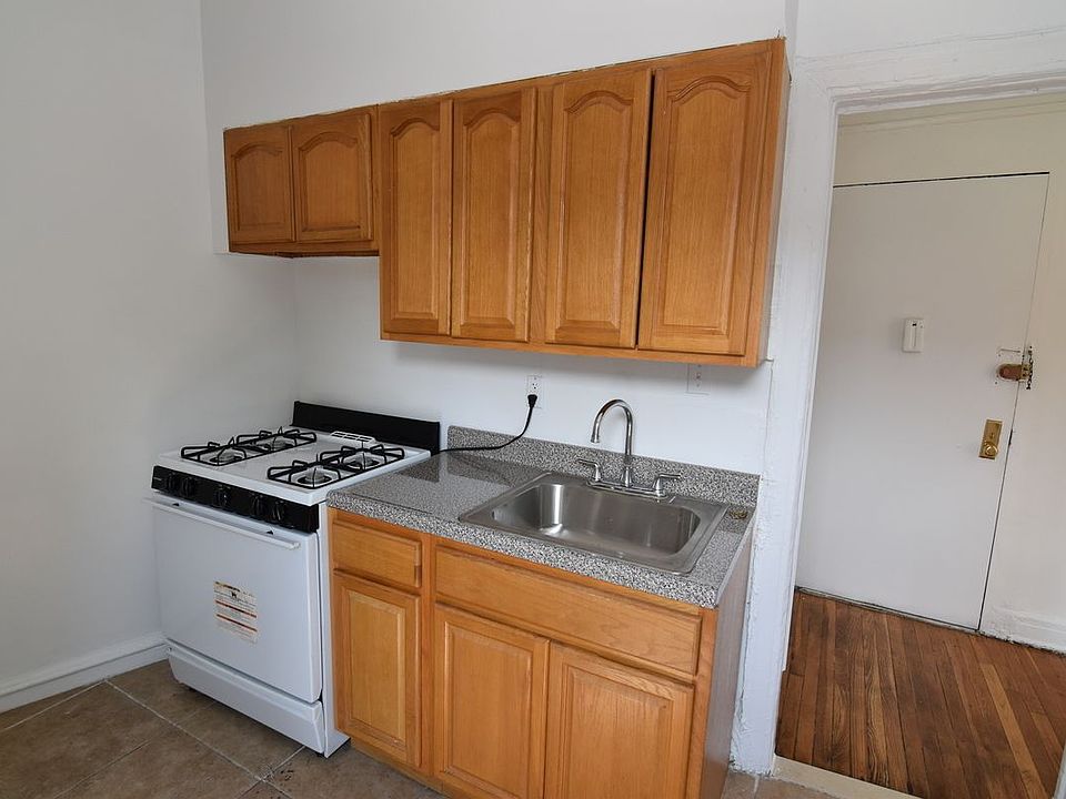 2nd image of 51 E 17th St APT 2E