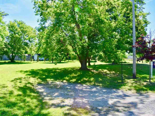 1225 Petoskey St, Petoskey, MI 49770