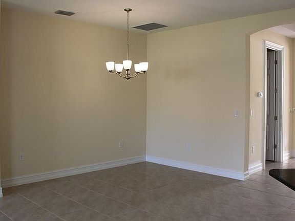 4th image of 1026 Bluffwood Dr