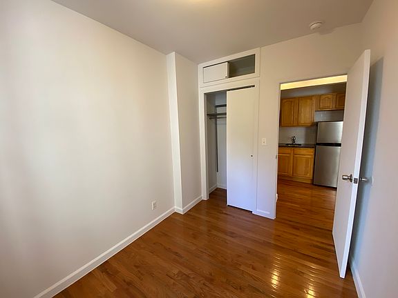 5th image of 179 Prince St APT 4