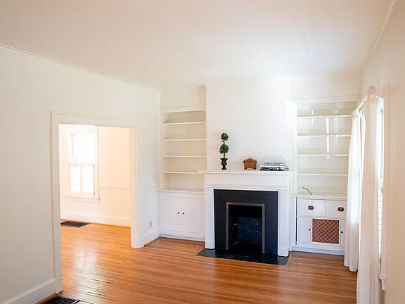 4th image of 710 Tremont Ave