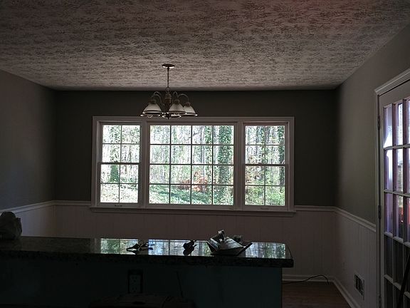 Kitchen Eating Area