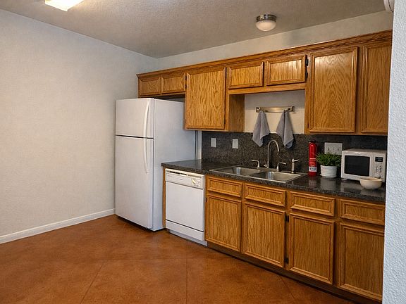 5th image of 3807 Littleleaf Ct #A