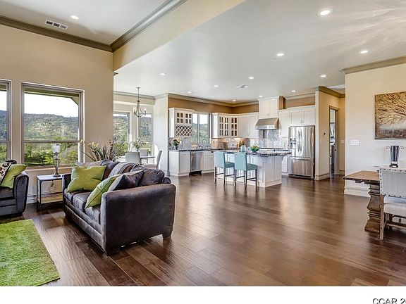 3rd image of 2032 Oak Creek Dr