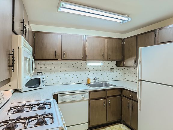 5th image of 1418 Ellisville Ln #1418