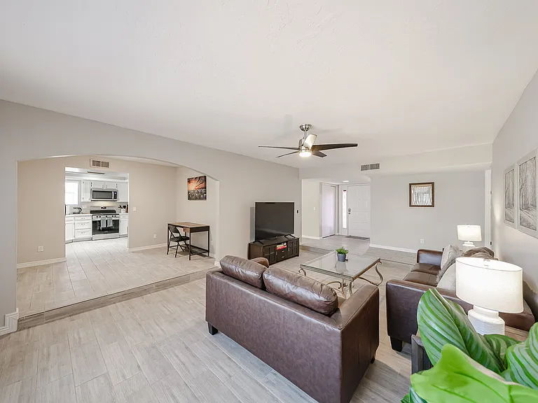 W Campo Bello Dr — Photo 20
