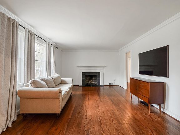 4th image of 5639 Pinebranch Rd