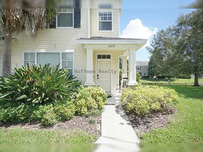 2 bed, 1.5 bath, 1252 sqft, $2,000 — Photo 1