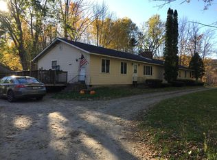 10-12 Devonshire Dr, Cheshire, MA 01225