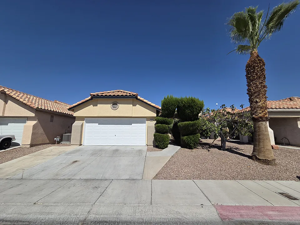 1904 Betsy Ross Dr
