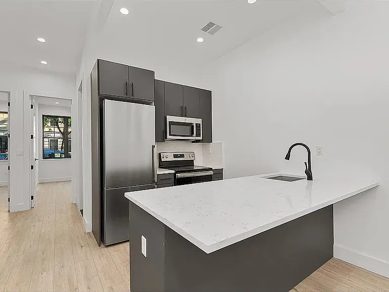 195 Meserole St #1 — Photo 2