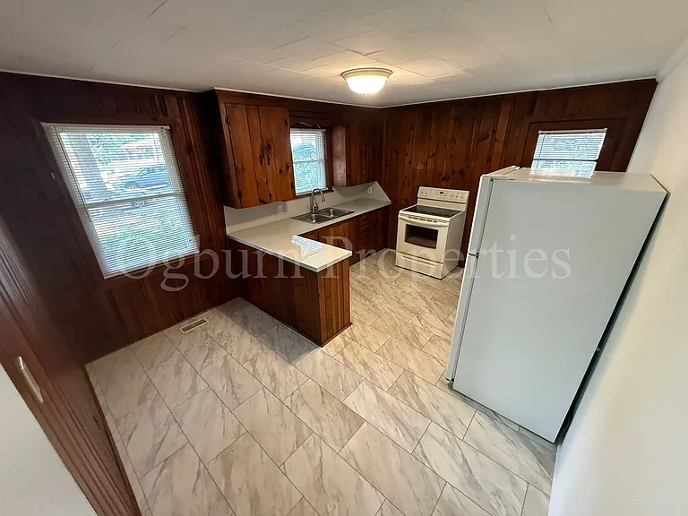 185 Euclid St — Photo 5
