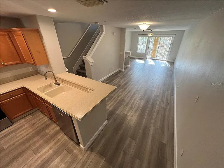 7350 Black Walnut Way — Photo 5
