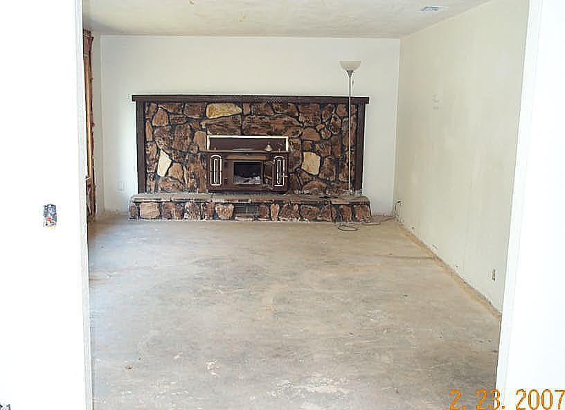 2nd image of 2360 Ponderosa Rd