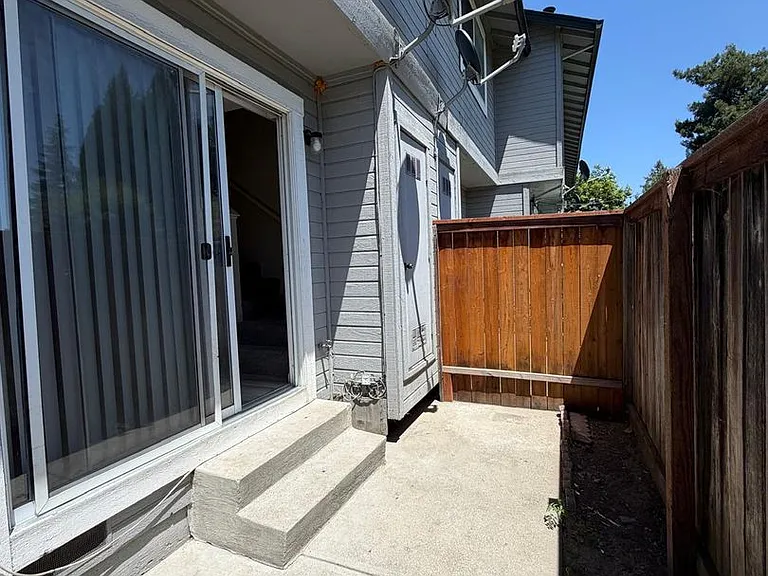 Westbrook Townhomes — Photo 13