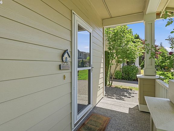 5th image of 662 NW Brookhill Ln