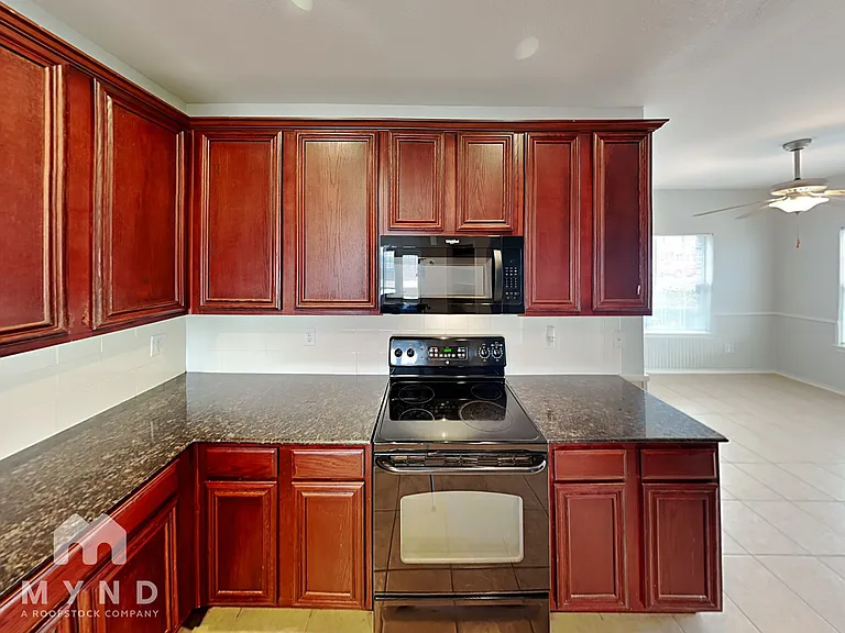 307 Susan Way — Photo 5