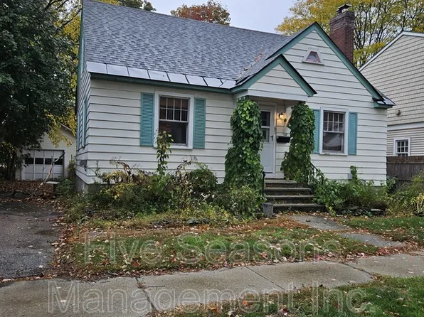 65 Thibault Pkwy, Burlington, VT 05401