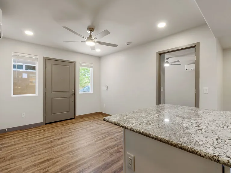 1720 E Edison St — Photo 5