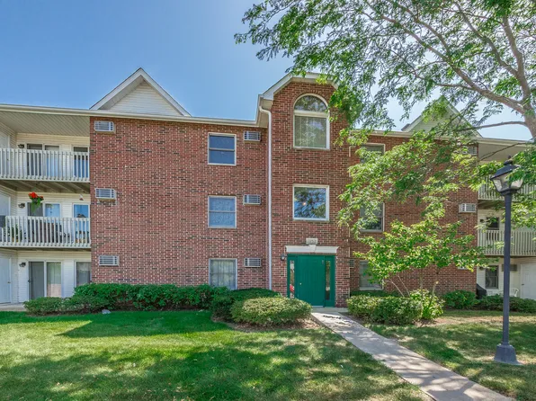 1352-2A Cunat Ct Unit 2A, Lake In The Hills, IL 60156