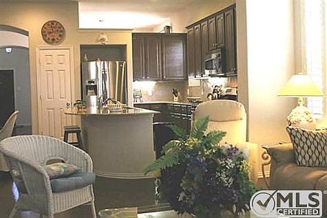 3rd image of 298 Blackhaw Dr