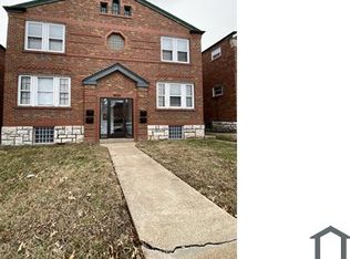 8828 Riverview Blvd, Saint Louis, MO