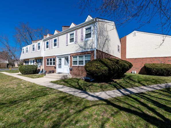 140 Primrose Ln