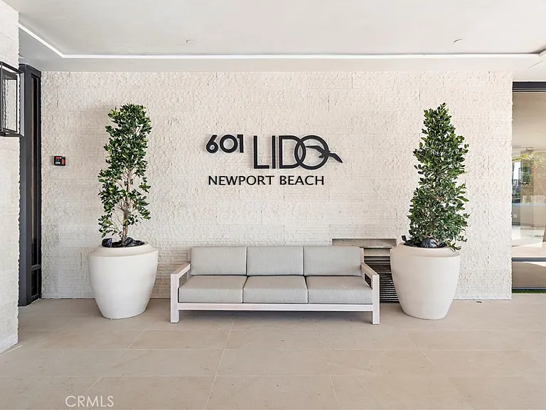 601 Lido Park Dr #6F — Photo 1