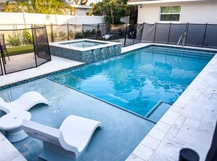 635 Gardenia Ln, Vero Beach, FL 32963