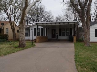 517 W Magnolia Ave, Iowa Park, TX 76367