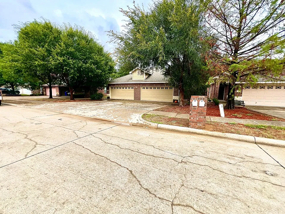 1430 Ravenwood Dr