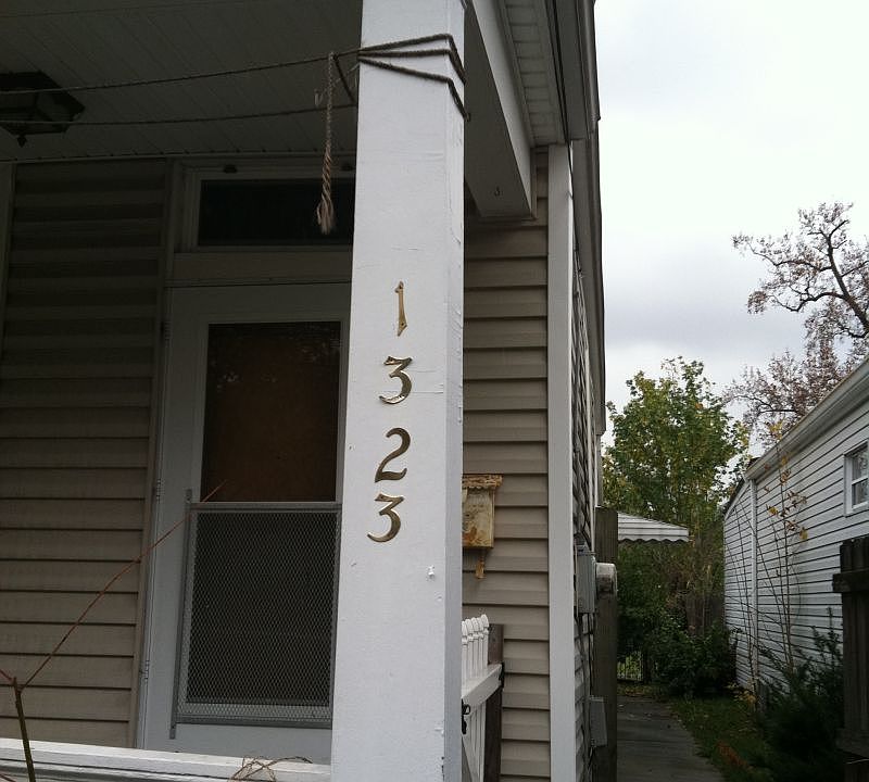 2nd image of 1323 Holman Ave