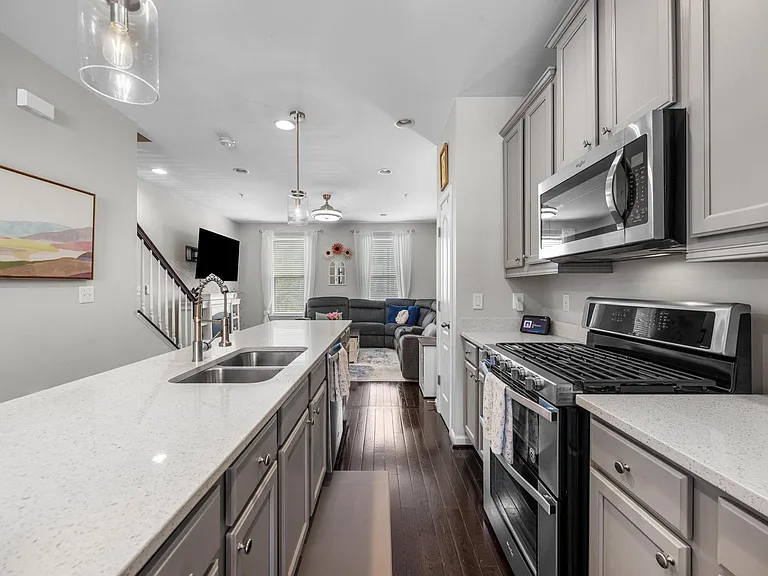 523 Pebblebrook Lane Gln — Photo 11