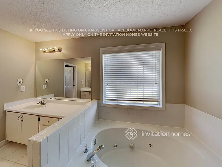 1121 Sutton Dr — Photo 16