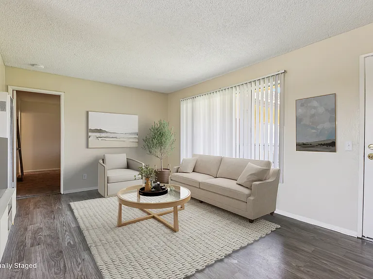 Casa Moreno Apartments — Photo 1