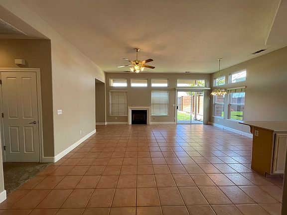 2nd image of 1621 Linnea Ln