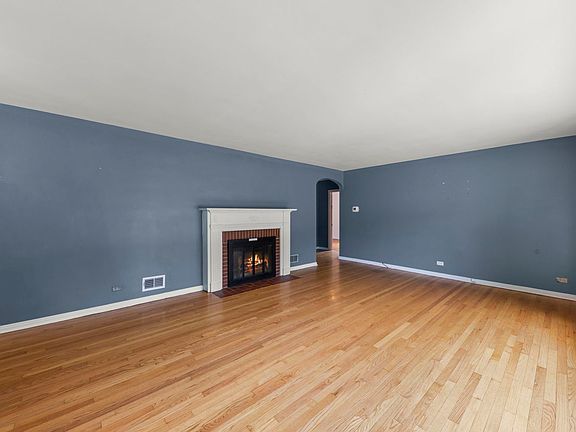 4th image of 1644 187th St
