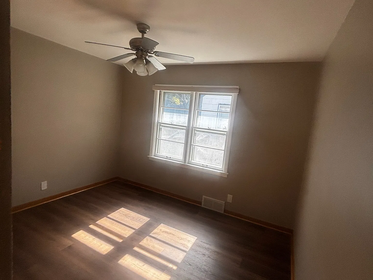 3 bed, 1352 sqft, $1,450 — Photo 4