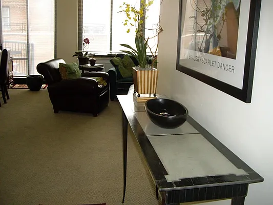 Rented by La Seven Inc. | media 7