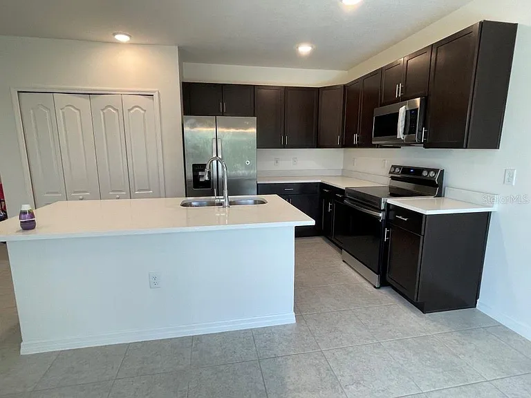 2121 Pecos Dr — Photo 2